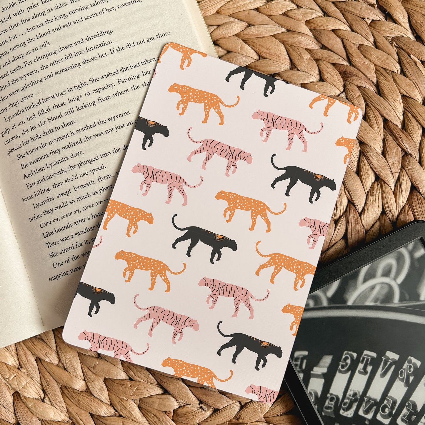 Colourful Tigers Kindle Case Insert